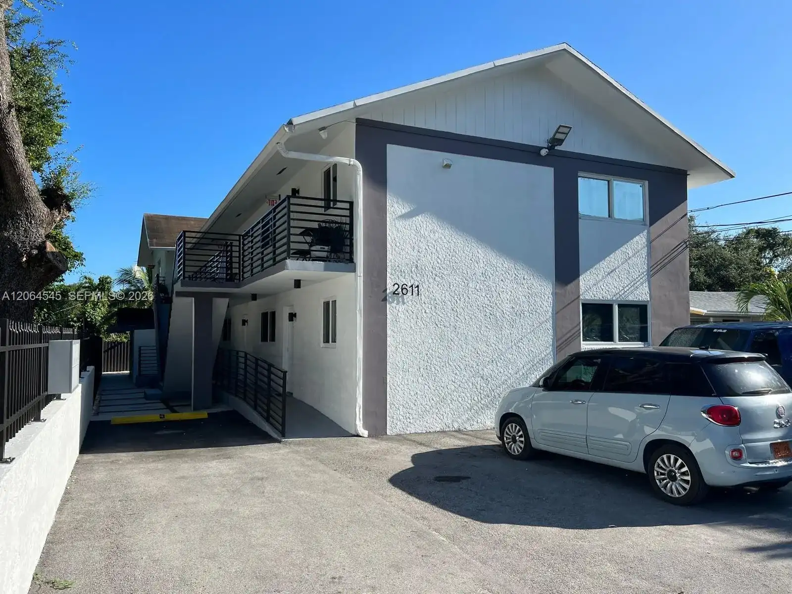 2611 NW 32nd St, Miami FL 33142