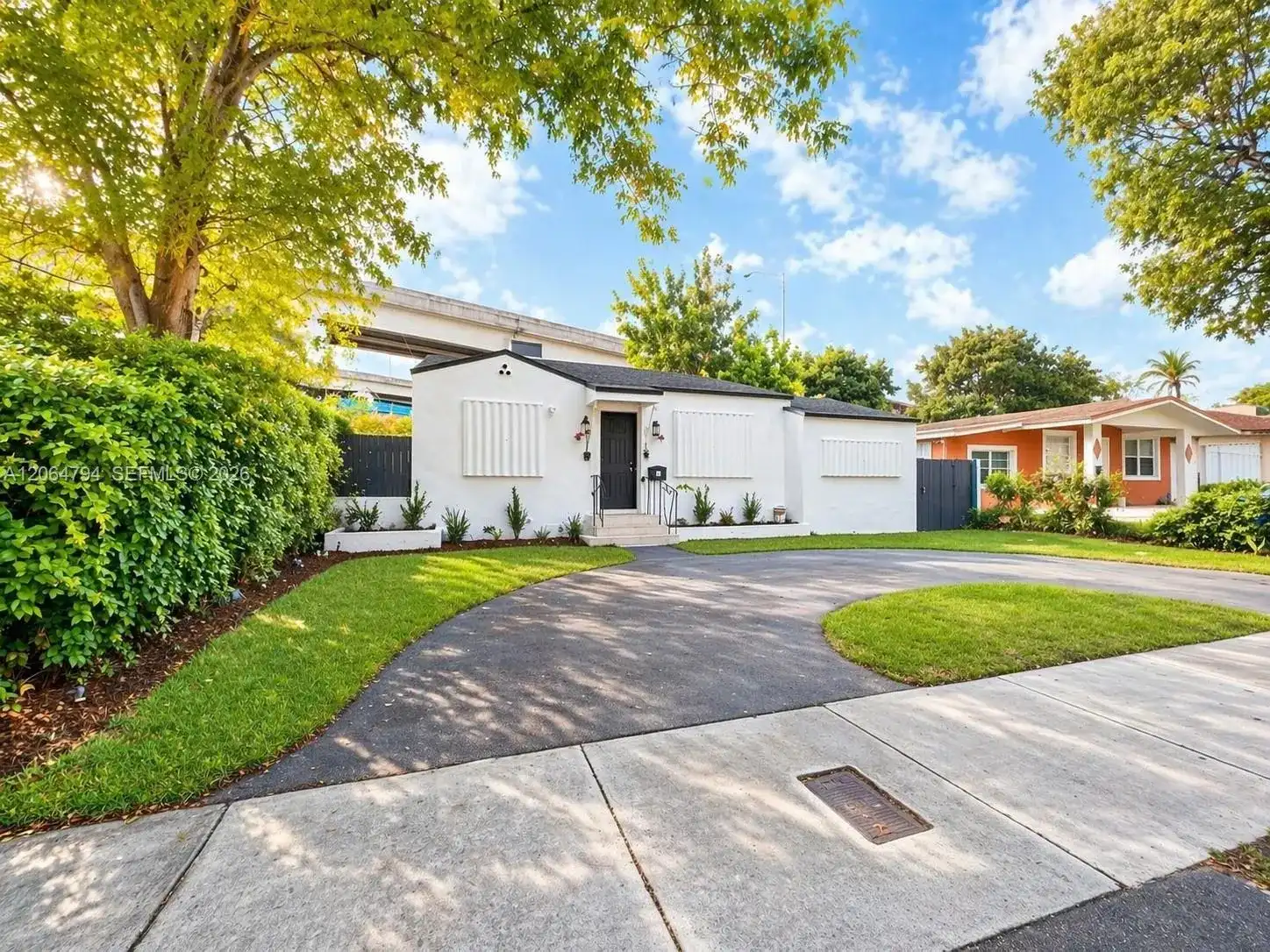 736 NW 41st St, Miami FL 33127
