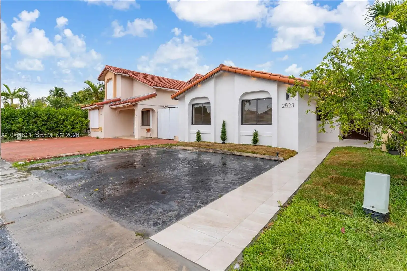 2523 W 65th St, Hialeah FL 33016