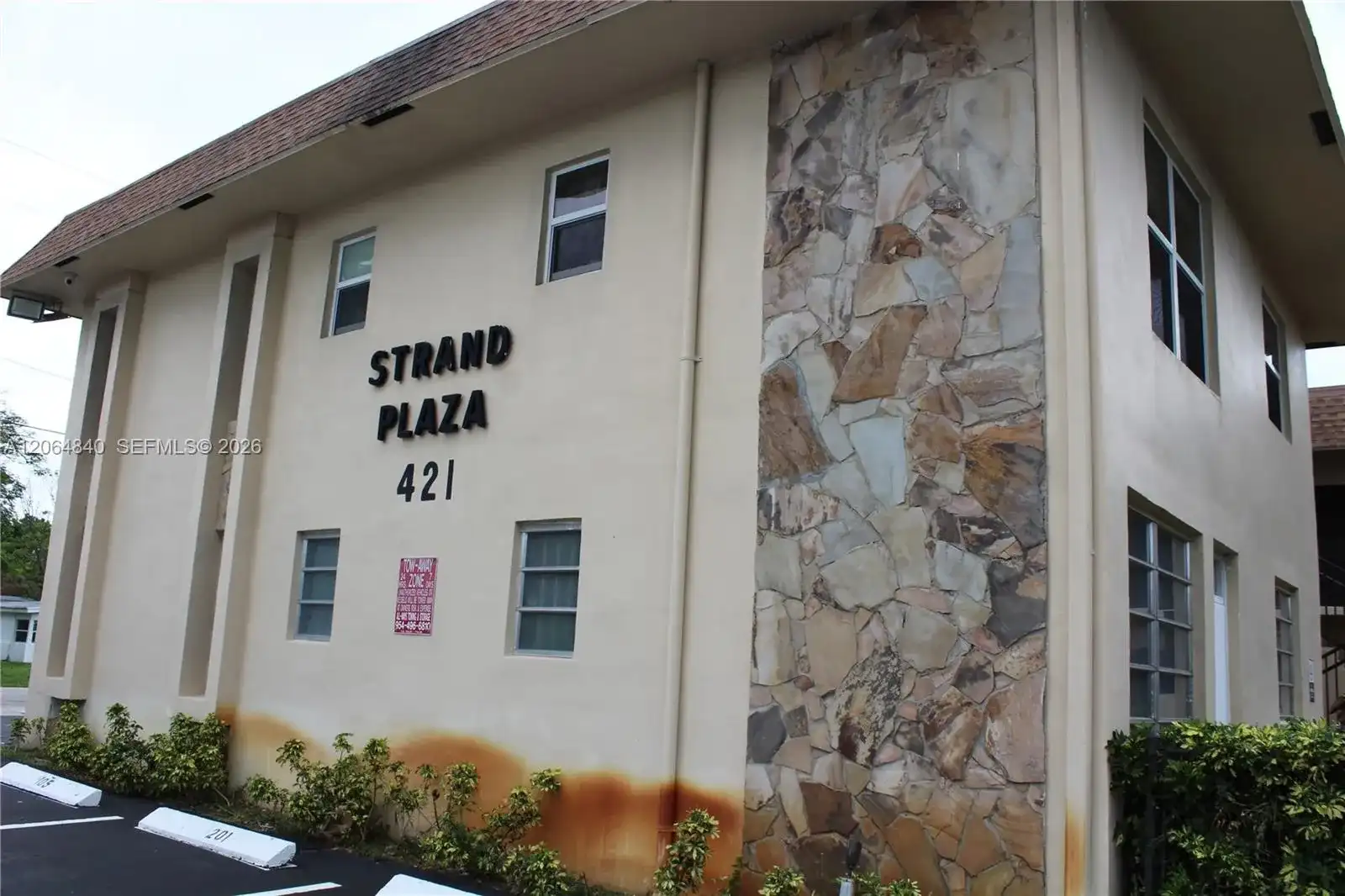 421 NE 1st St # 112, Hallandale Beach FL 33009