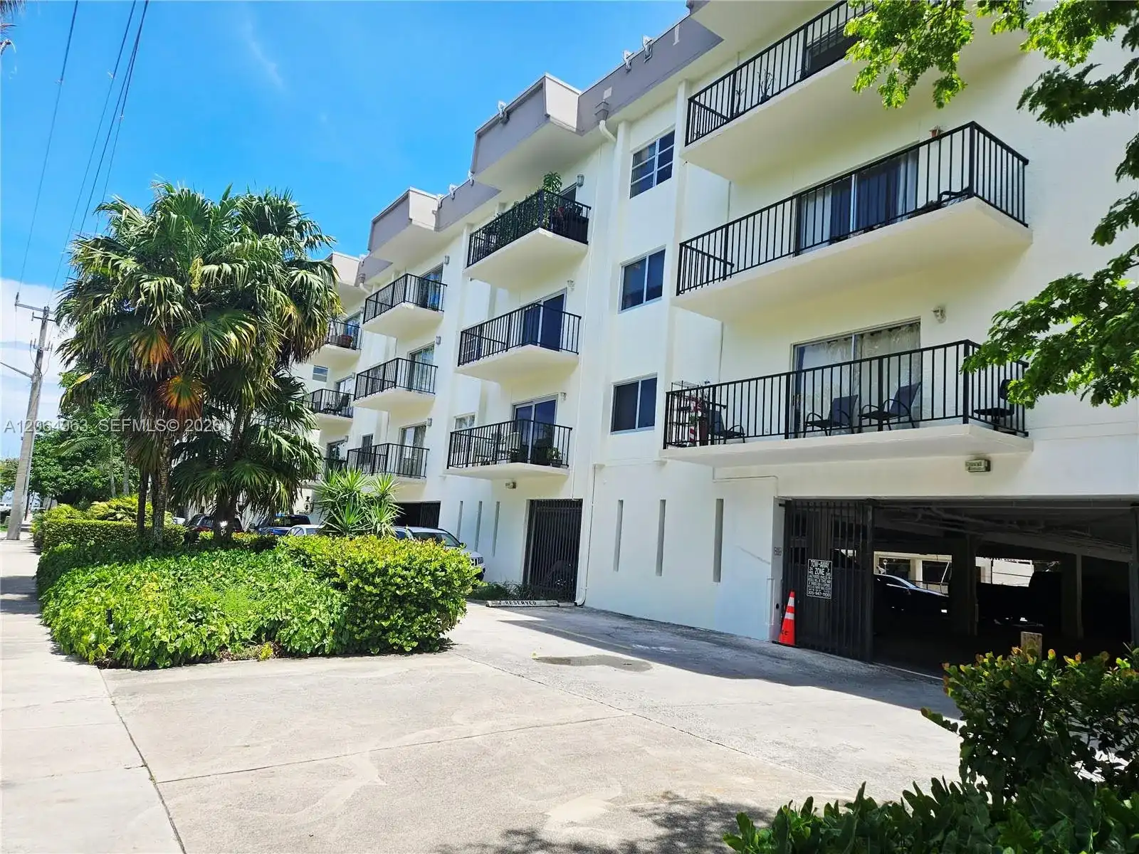 2620 NE 135th St # 426, North Miami FL 33181