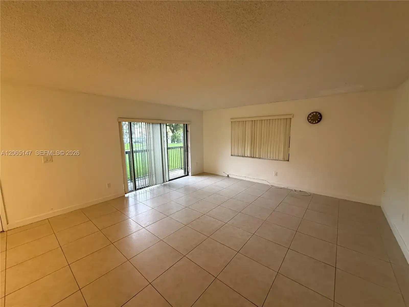 7995 SW 86th St # 305, Miami FL 33143