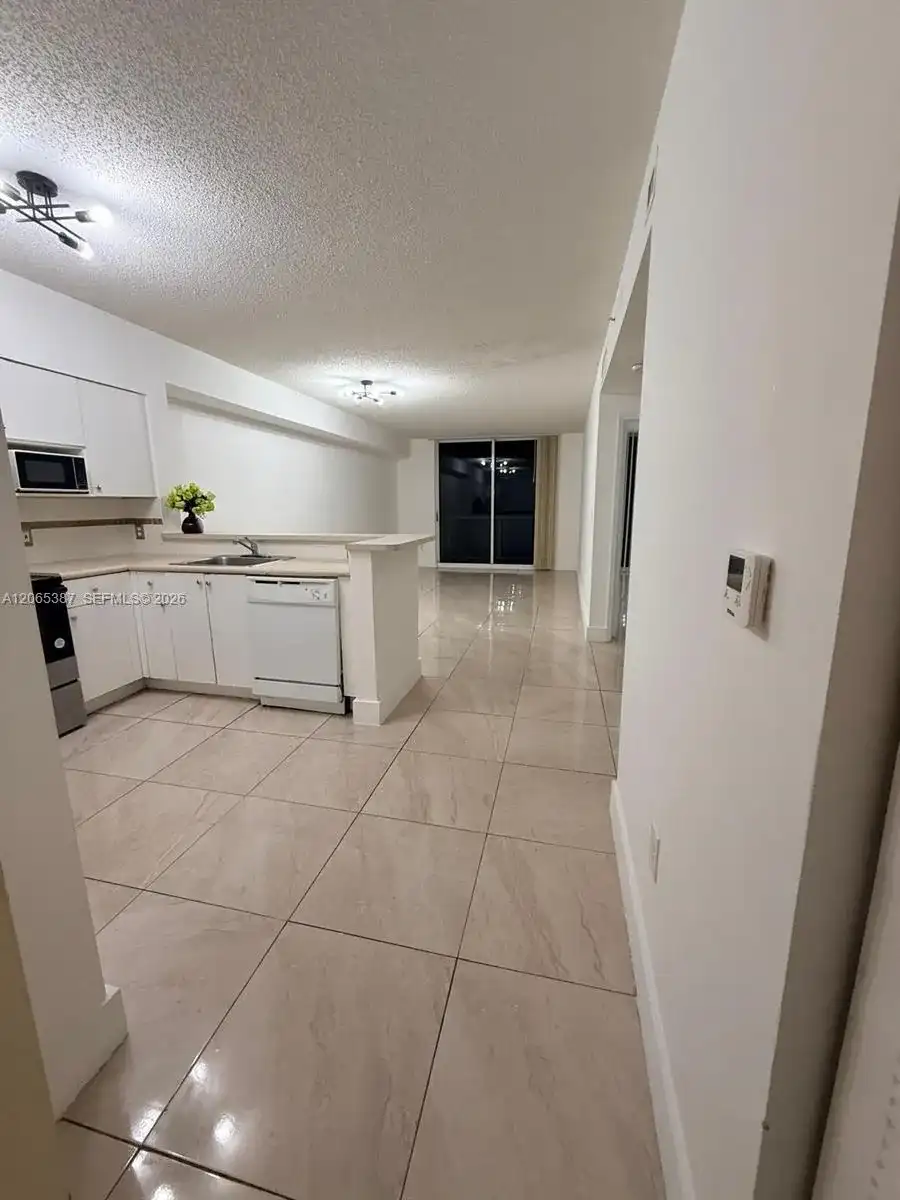 5091 NW 7th St # 1009, Miami FL 33126