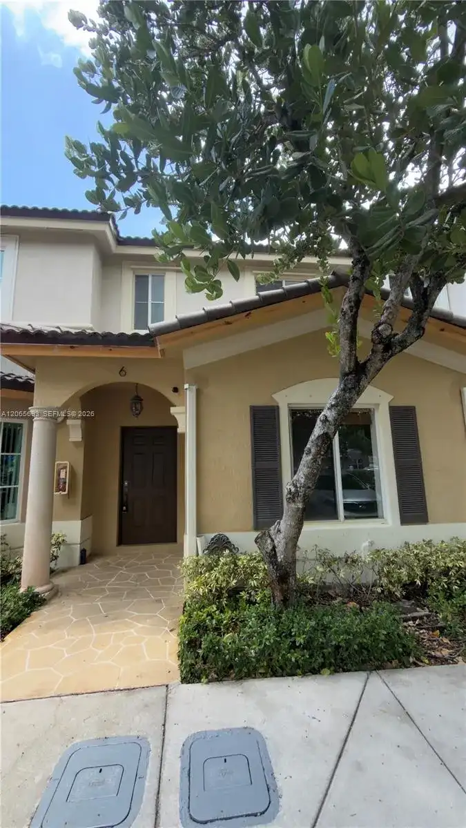 8986 W Flagler St # 6, Miami FL 33174