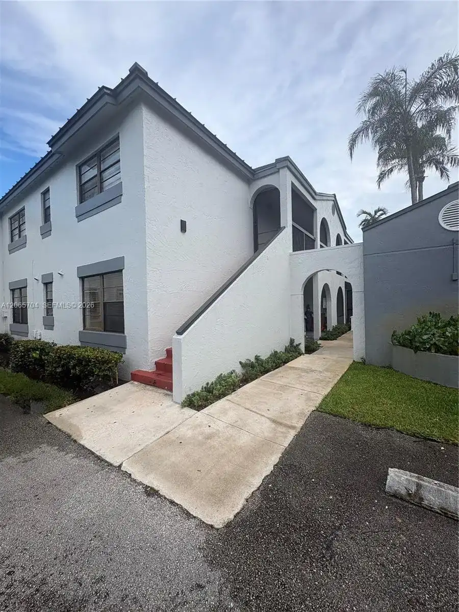 18236 Mediterranean Blvd # 12, Hialeah FL 33015