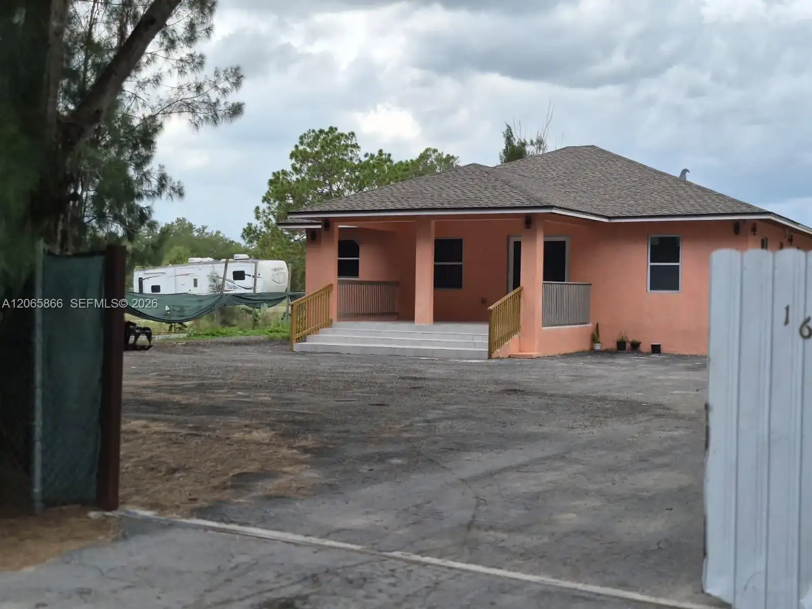 160 N Granja St, Clewiston FL 33440