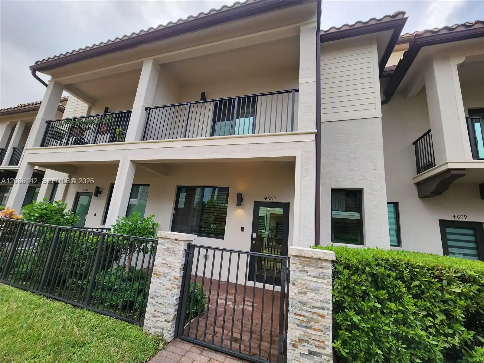 4683 NW 83rd Path, Doral FL 33166