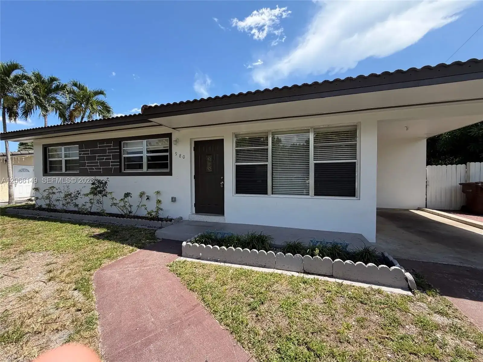 980 W 53rd Ter, Hialeah FL 33012