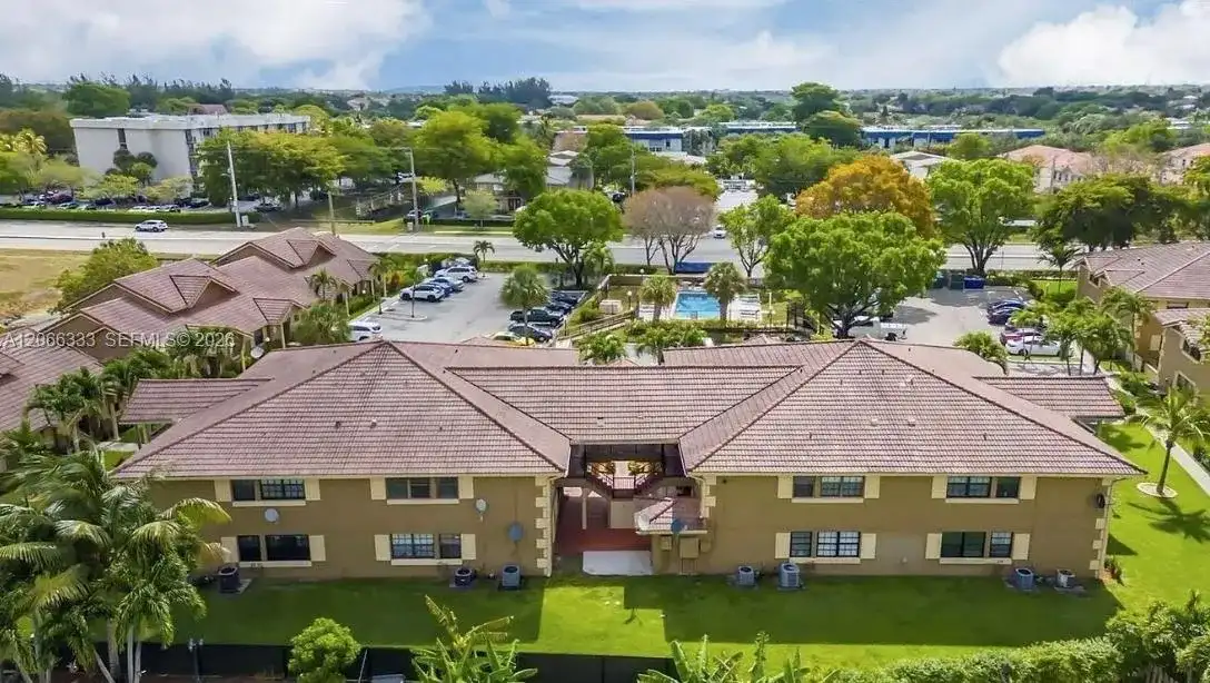 2596 Riverside Dr # 2596, Coral Springs FL 33065