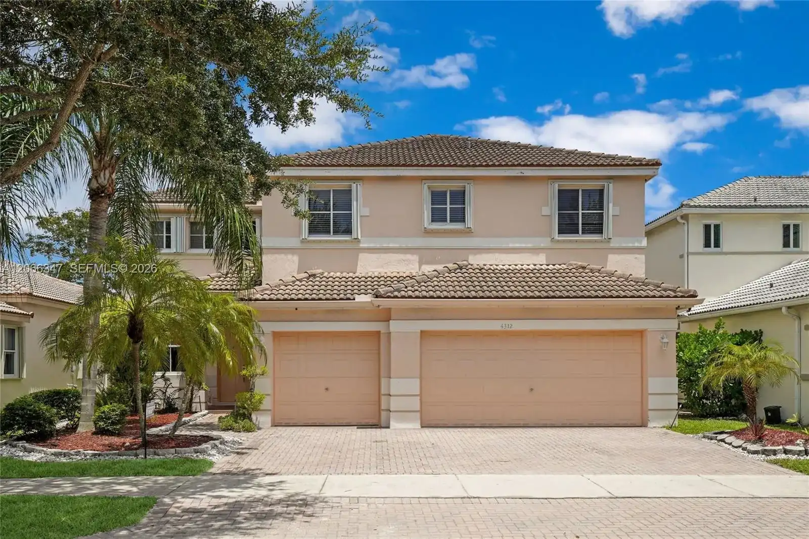 4312 Laurel Ridge Cir, Weston FL 33331
