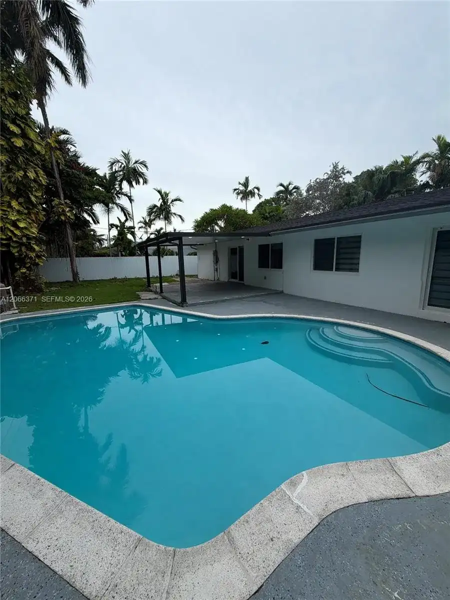 9934 SW 195th St, Cutler Bay FL 33157