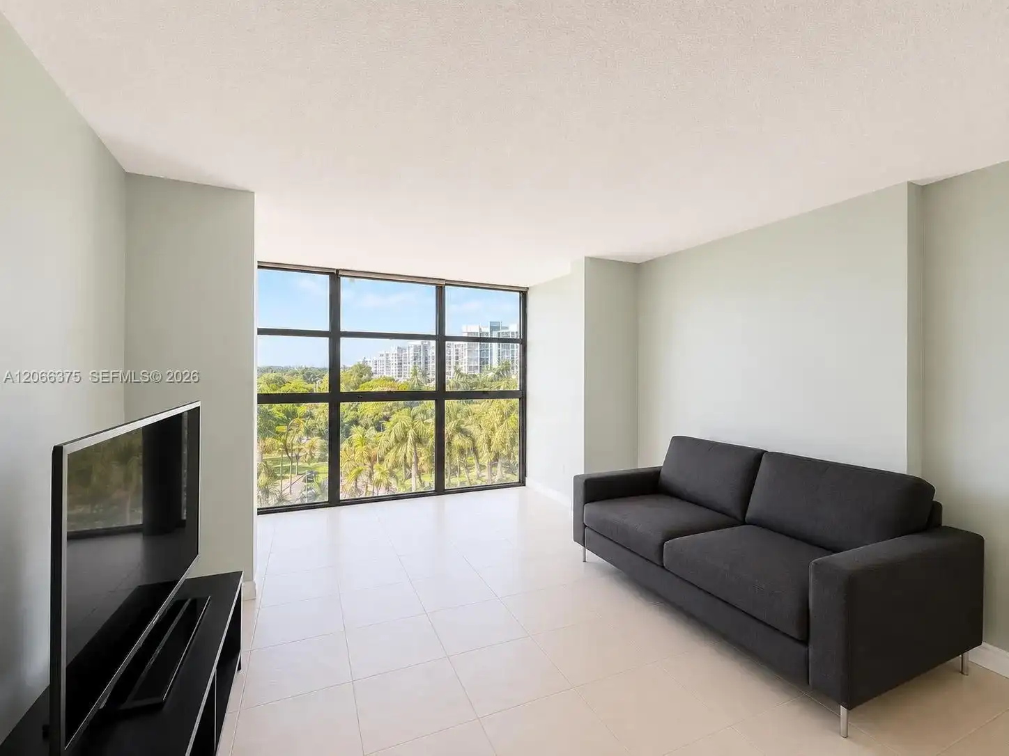 200 Leslie Dr # 727, Hallandale Beach FL 33009