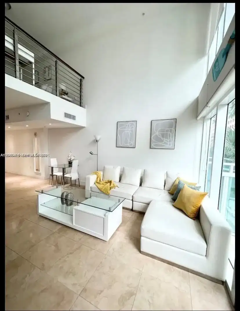 41 SE 5th St # 414, Miami FL 33131