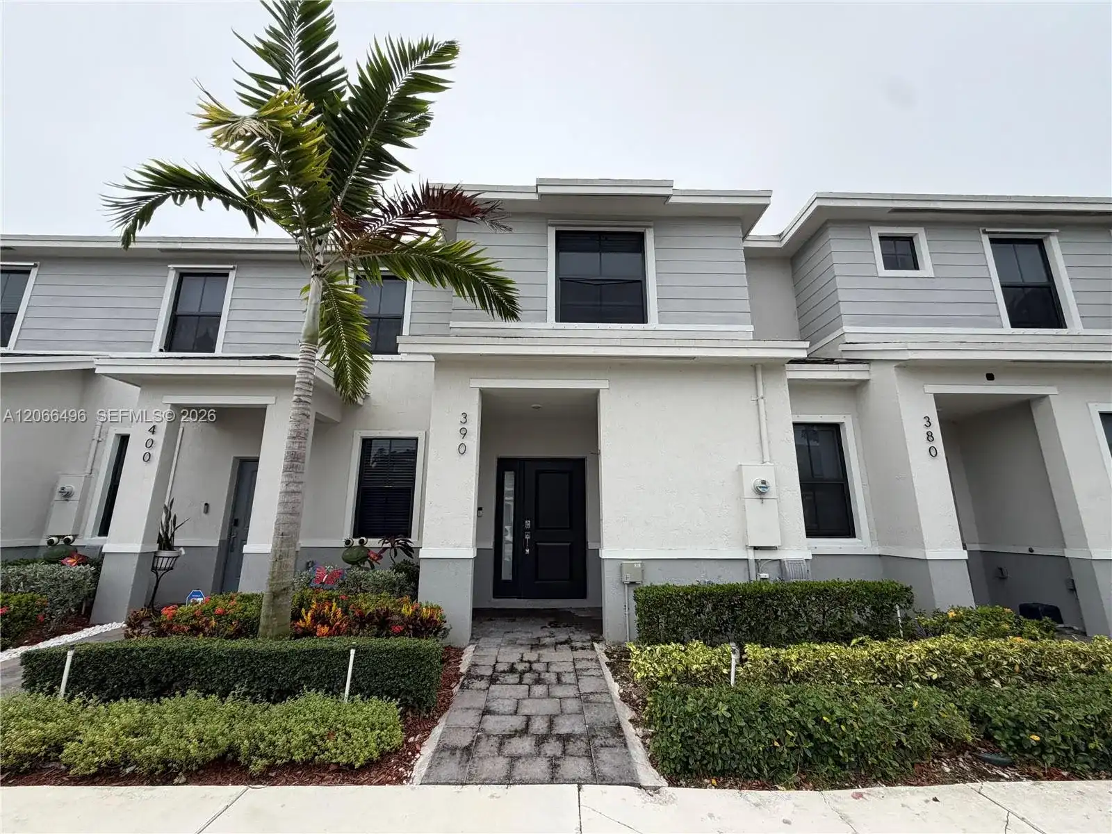 390 NE 12th St, Florida City FL 33034