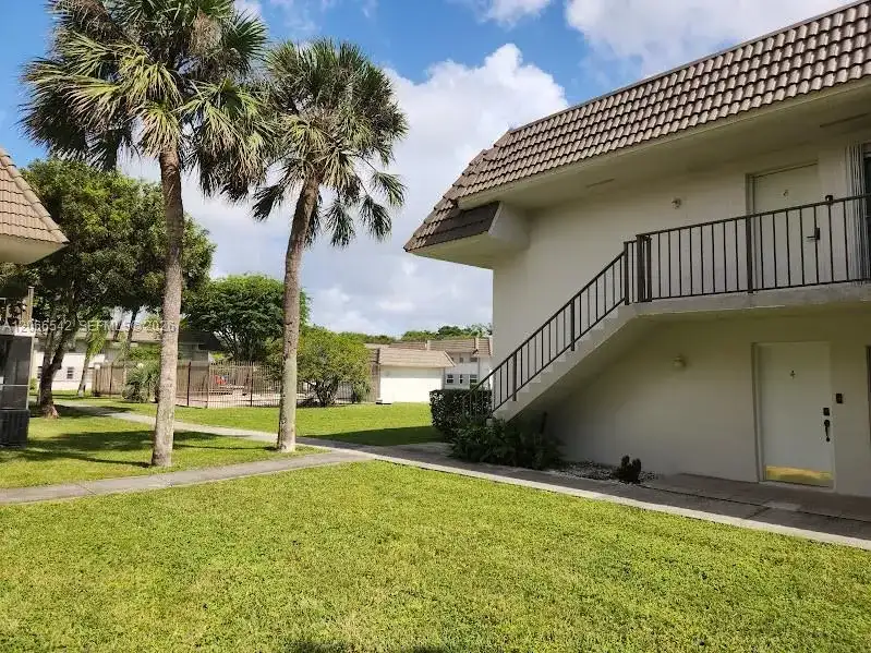 7071 SW 129th Ave # 4, Miami FL 33183