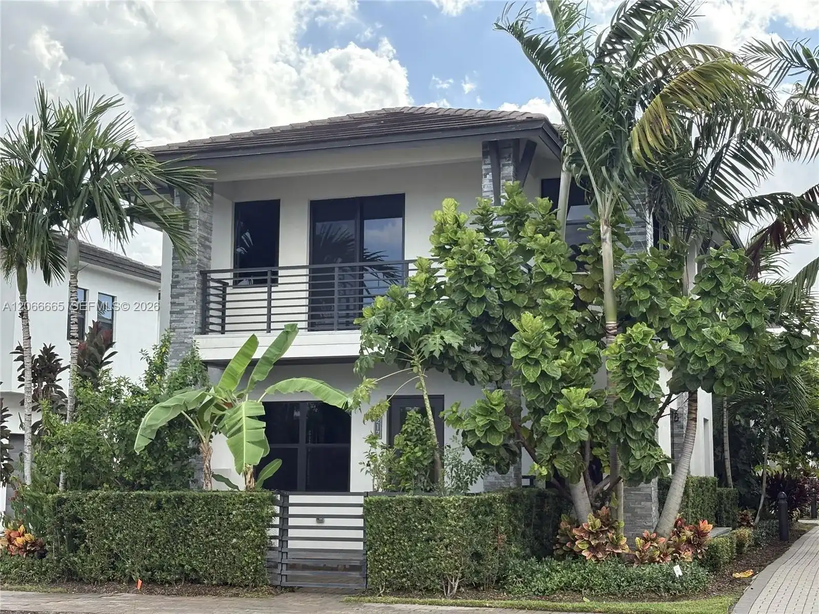 8217 NW 46th St, Doral FL 33166