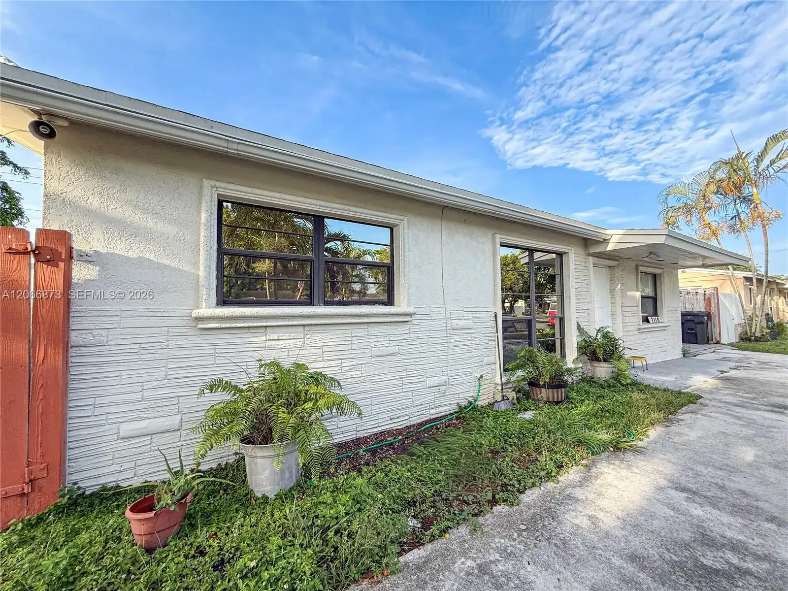 7110 Custer St # 1, Hollywood FL 33024