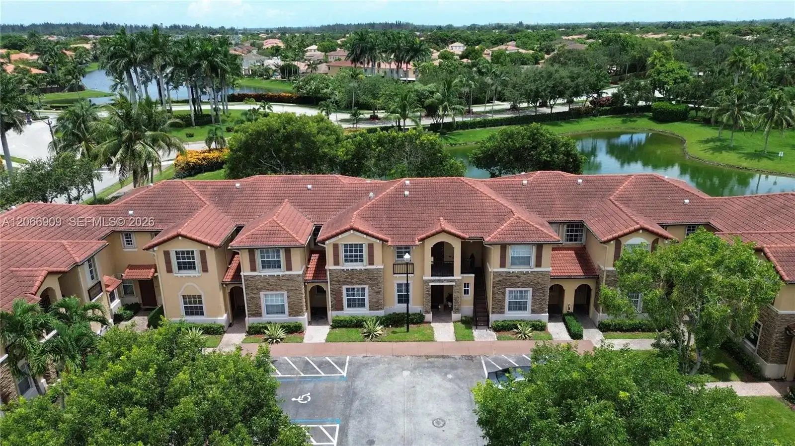 3390 NE 13th Cir Dr # 19, Homestead FL 33033
