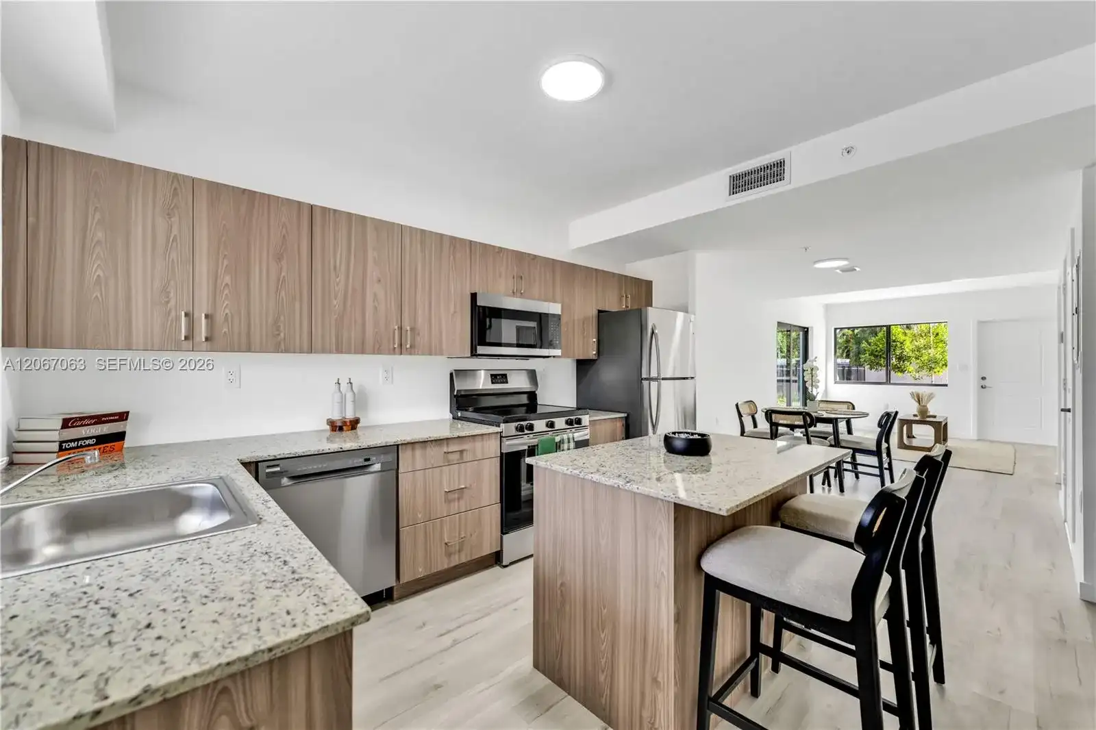 155 NW 160TH ST # 2, North Miami Beach FL 33169