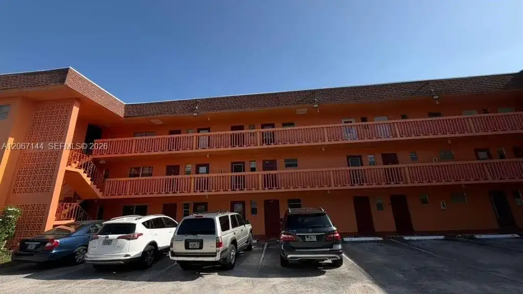 251 NE 187th St # 803, Miami FL 33179
