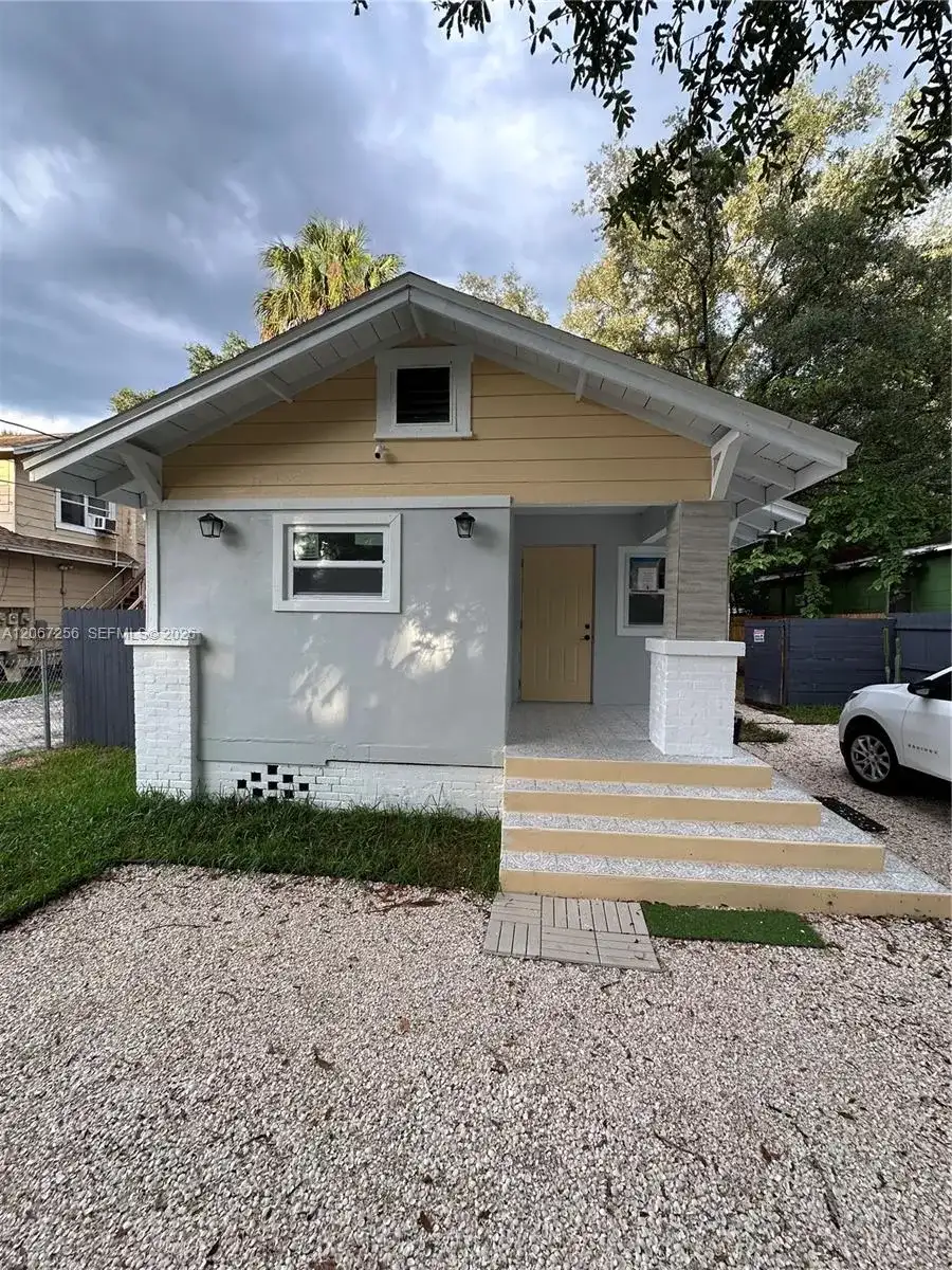 8111 N 10, Tampa FL 33604