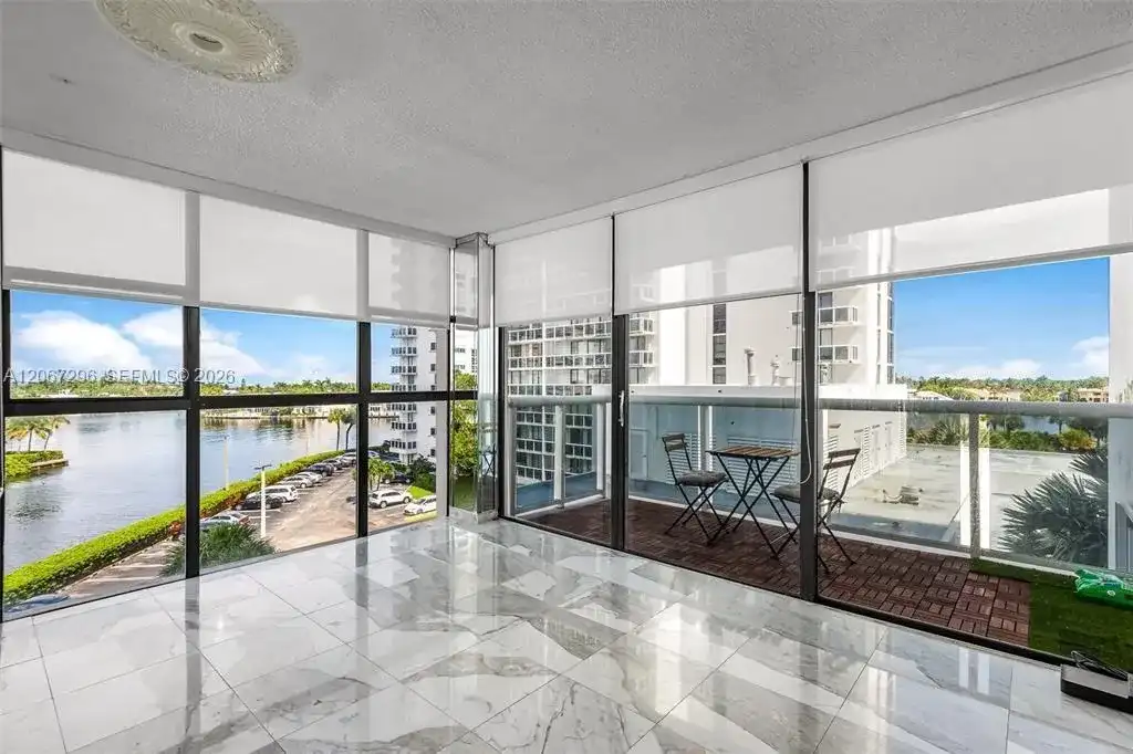 20505 E Country Club Dr # 533, Aventura FL 33180