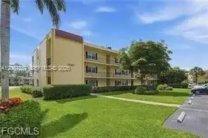 1085 Forest Lakes Dr # 8102, Naples FL 34105