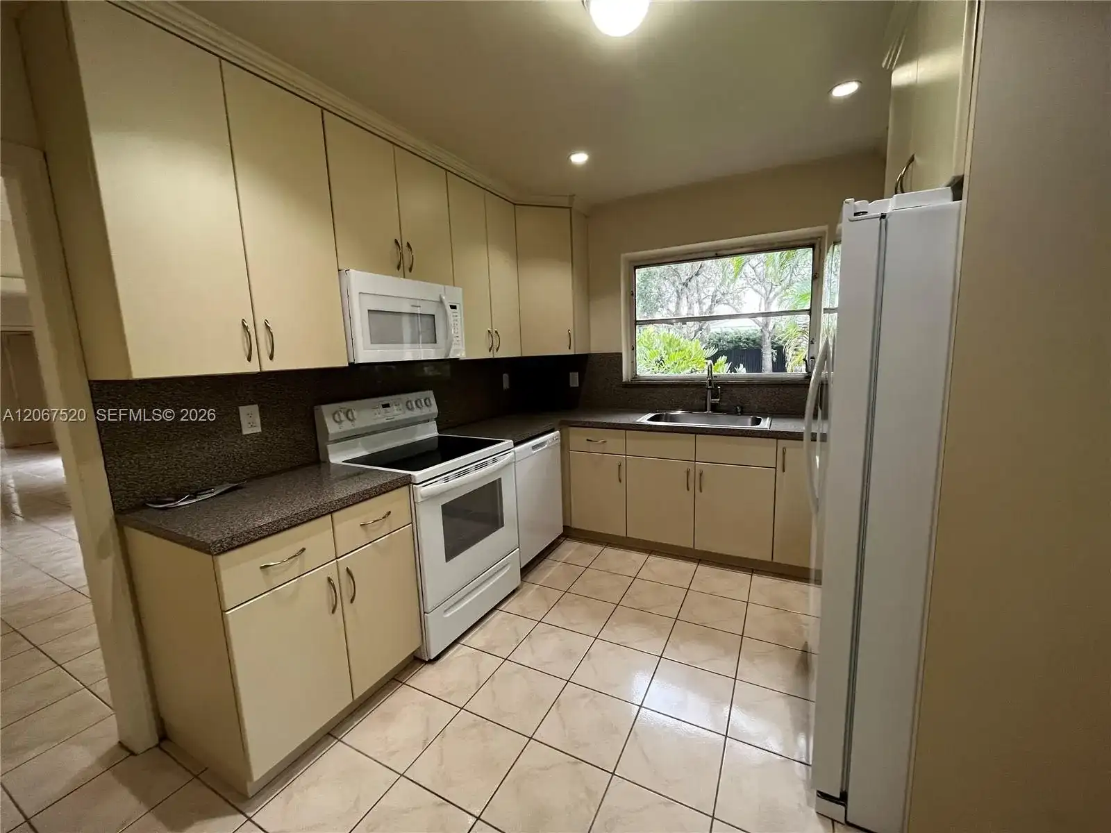 3351 SW 18th St # 3351, Miami FL 33145
