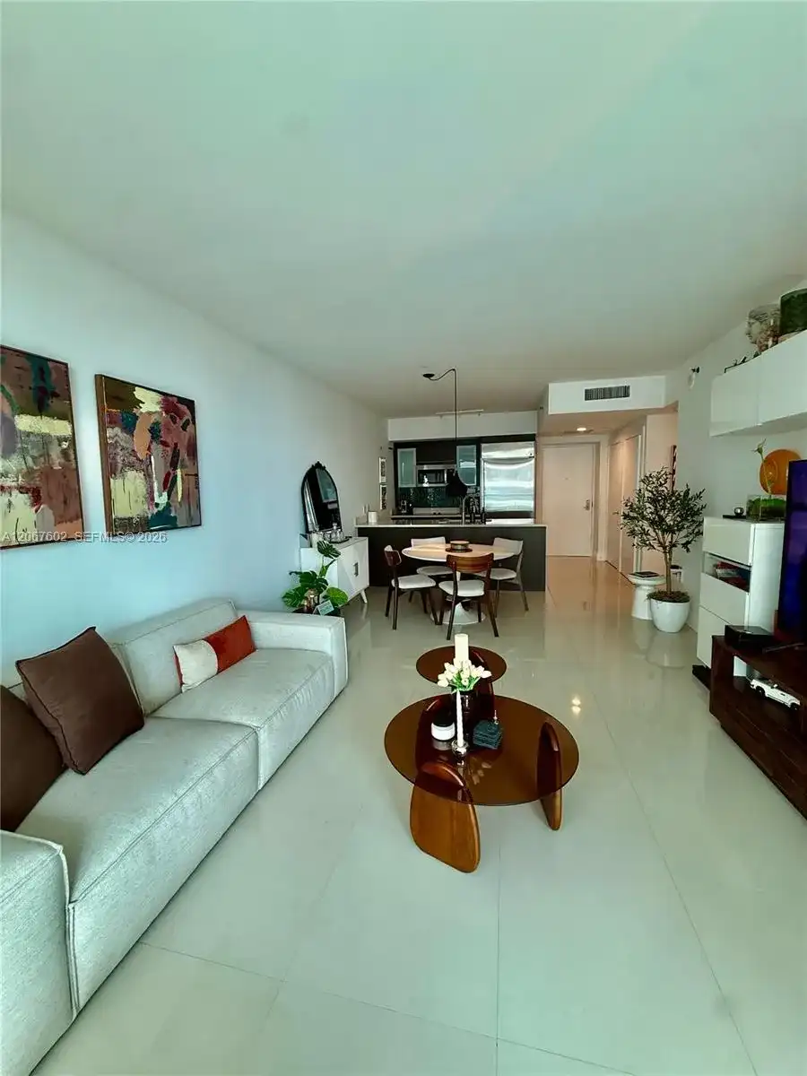 500 Brickell Ave # 2706, Miami FL 33131