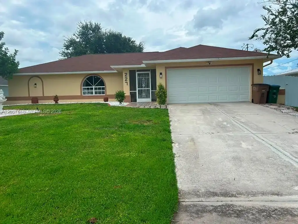 227 SE 43 LN, Cape Coral FL 33904