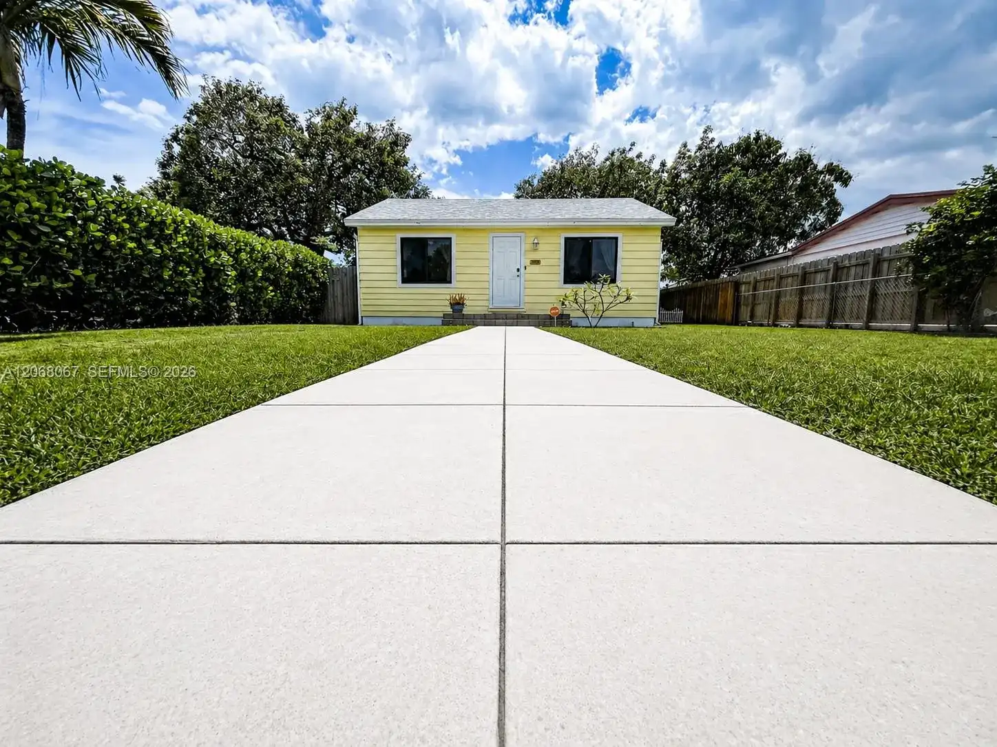 2330 Scott St, Hollywood FL 33020