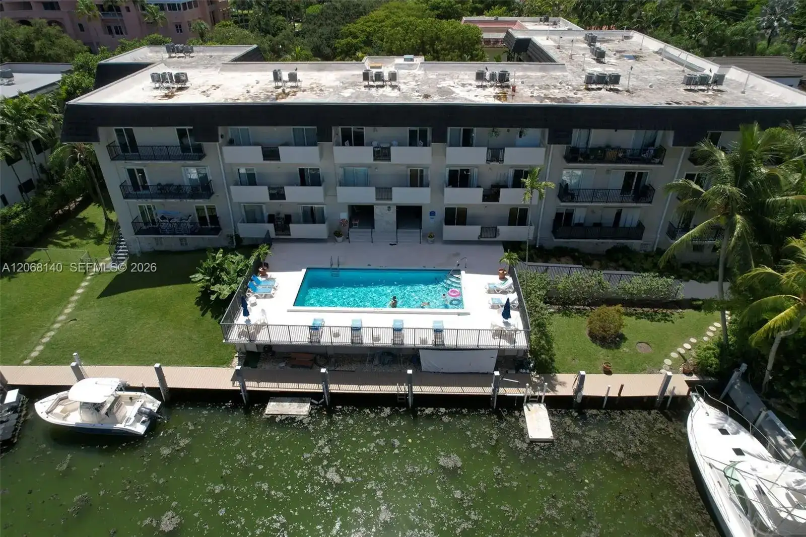 6815 Edgewater Dr # 301, Coral Gables FL 33133