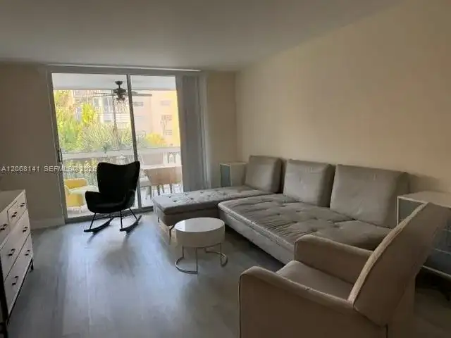 901 NE 14th Ave # 305, Hallandale Beach FL 33009