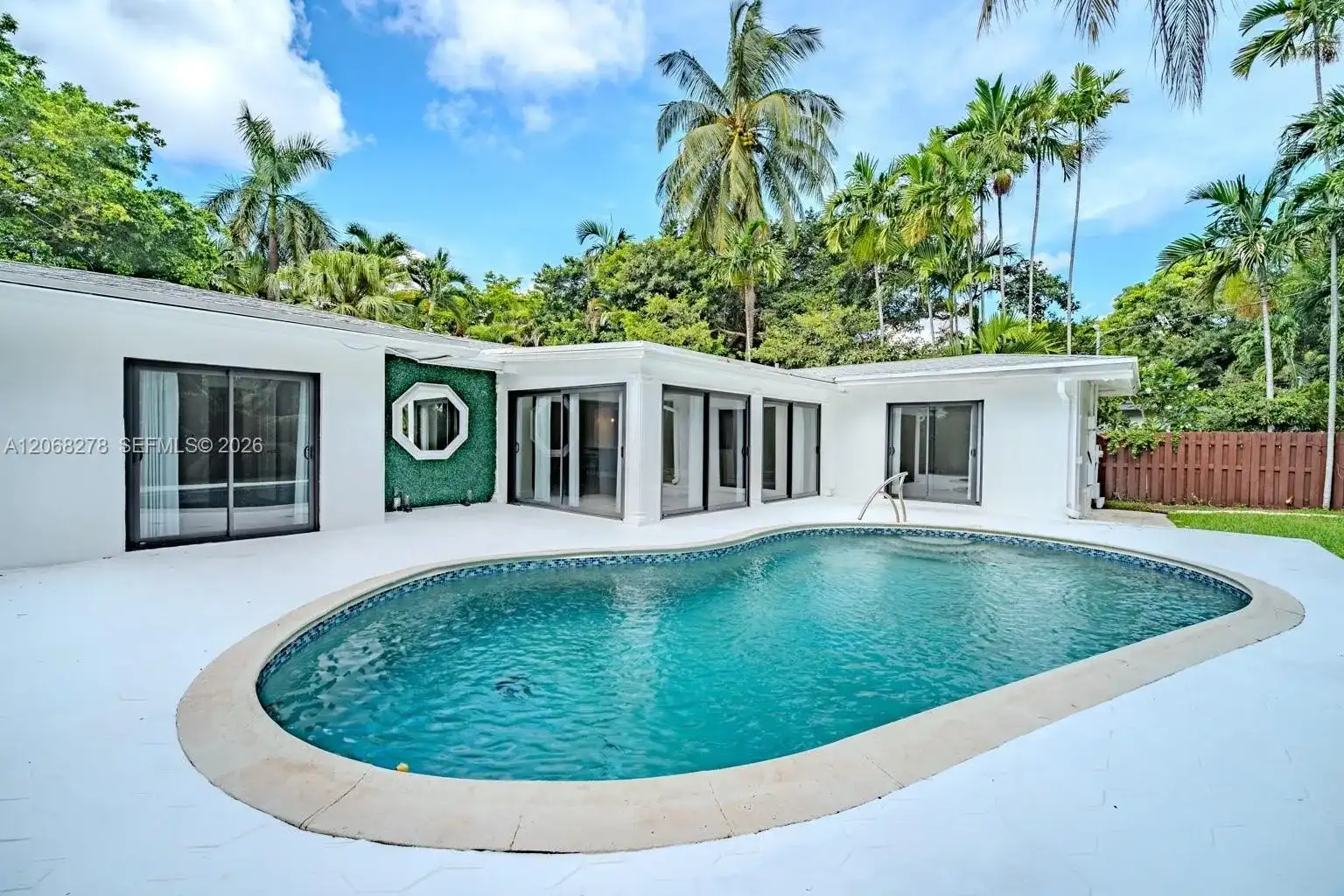 1825 Alamanda Dr, North Miami FL 33181