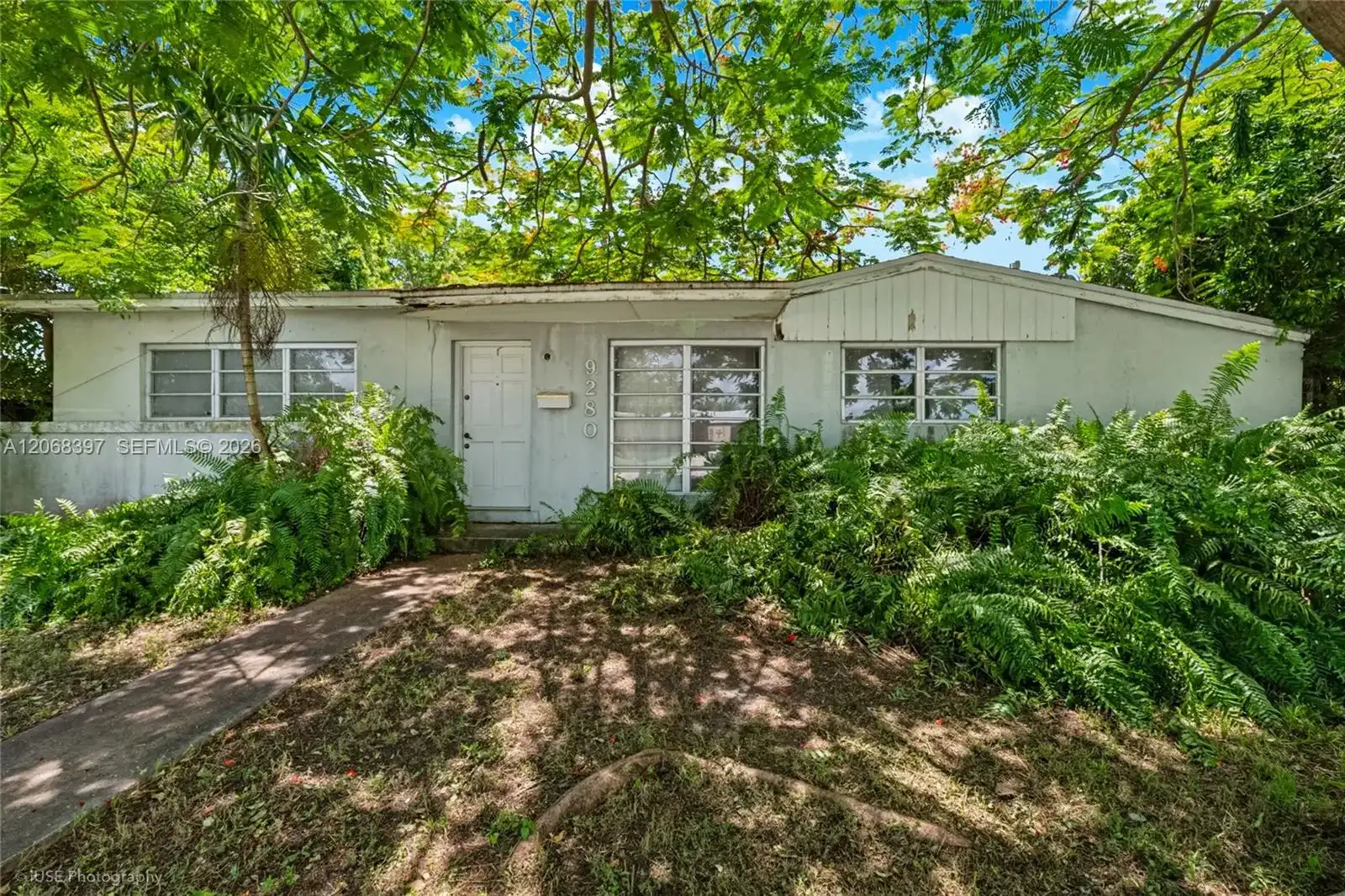 9280 Nautilus Dr, Cutler Bay FL 33189