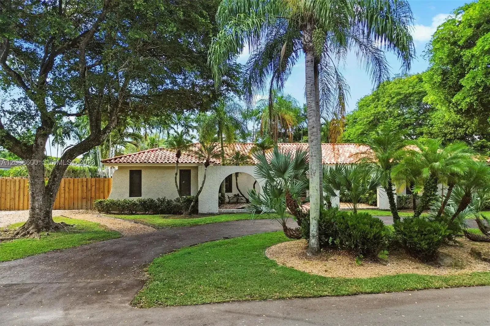 7190 SW 100th St, Pinecrest FL 33156