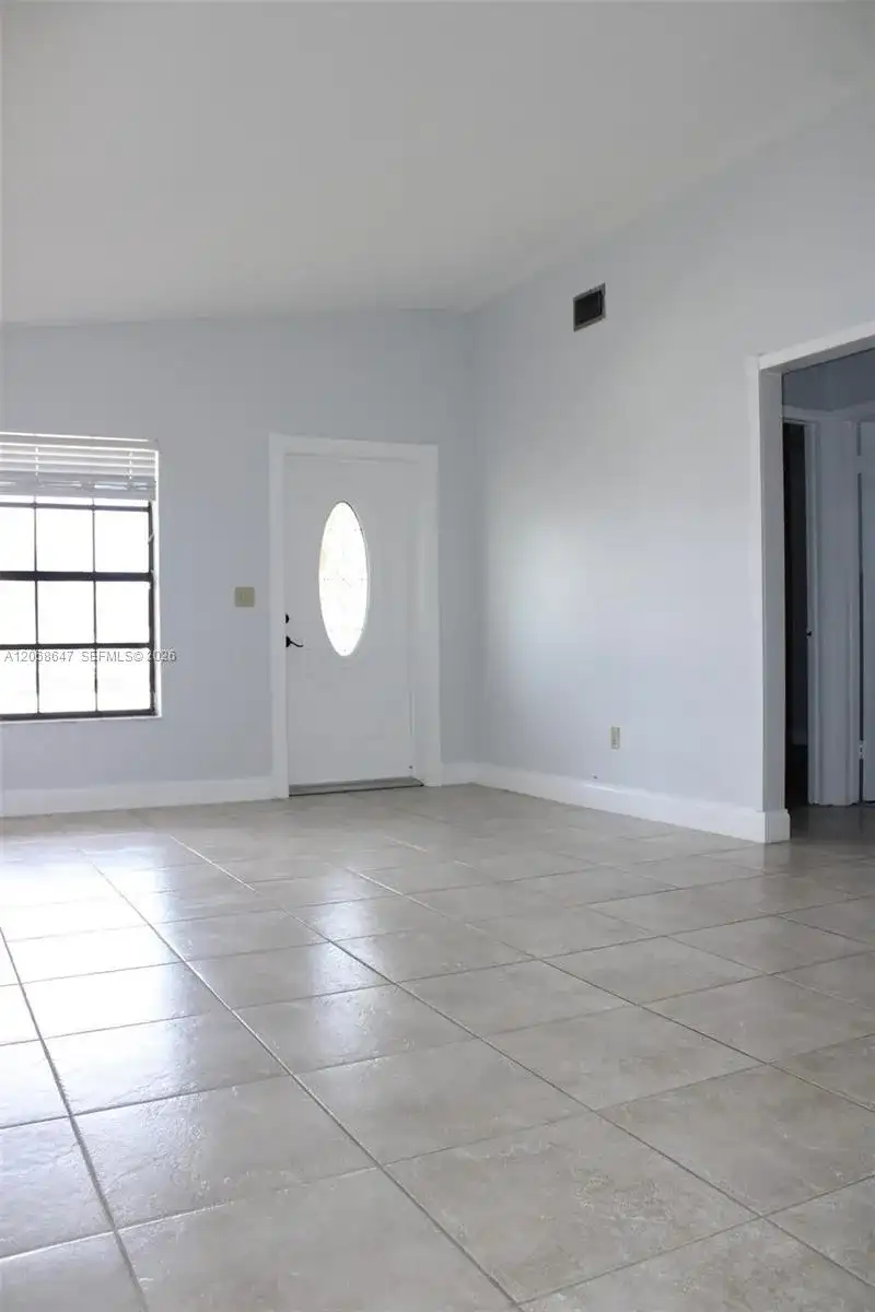 2728 W 74th St # 2728, Hialeah FL 33016