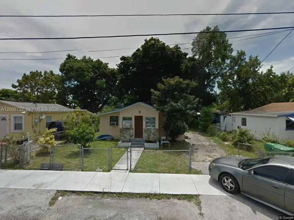 3168 NW 66th St, Miami FL 33147