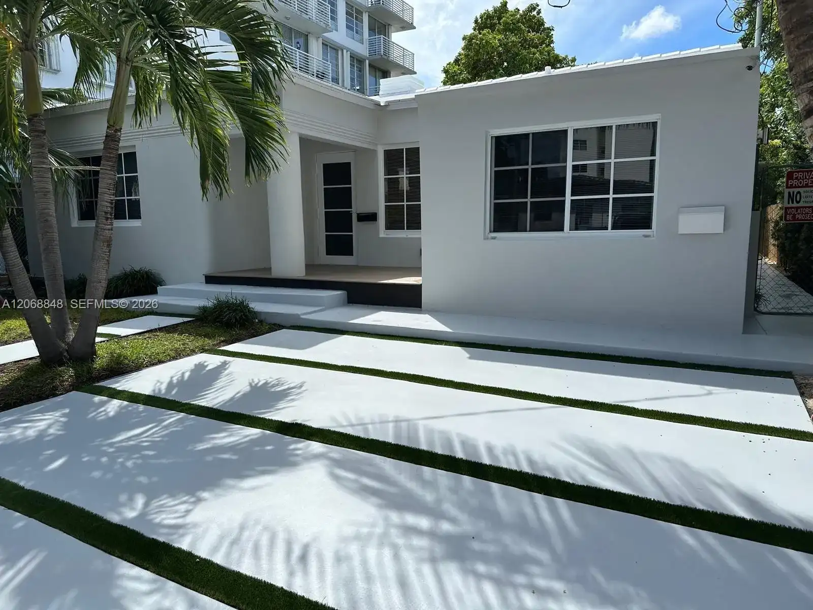 7820 Carlyle Ave, Miami Beach FL 33141