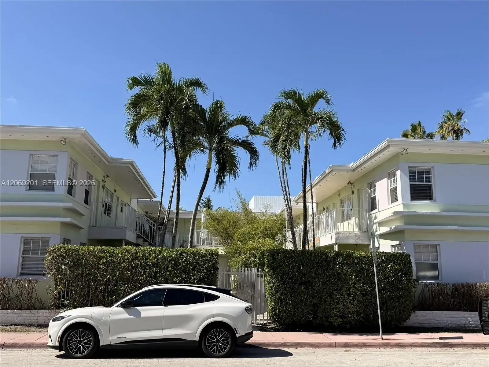 915 8th St # 102, Miami Beach FL 33139