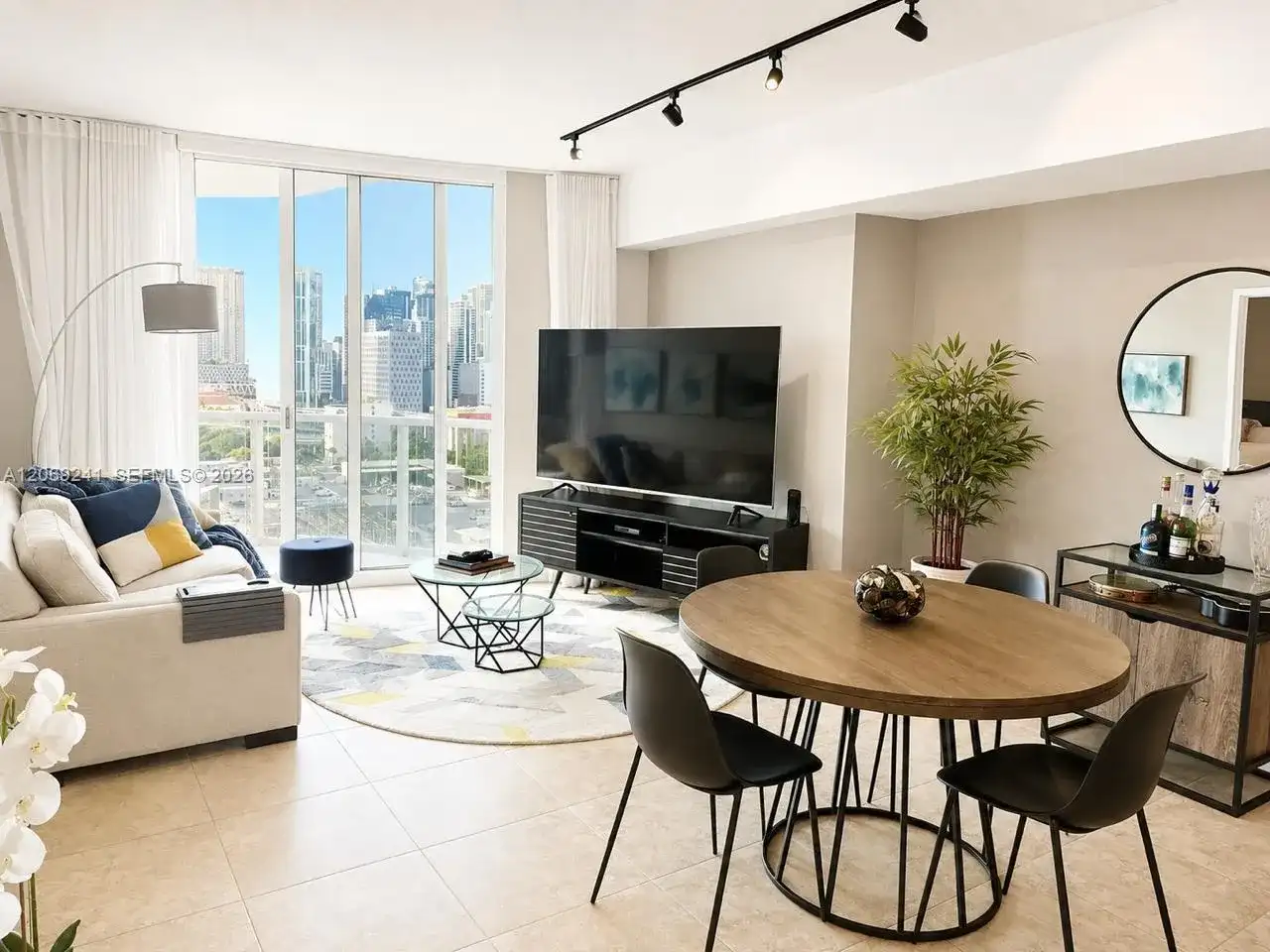 185 SW 7th St # 1505, Miami FL 33130