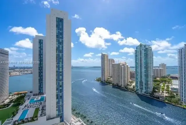 300 S Biscayne Blvd # 2416, Miami FL 33131