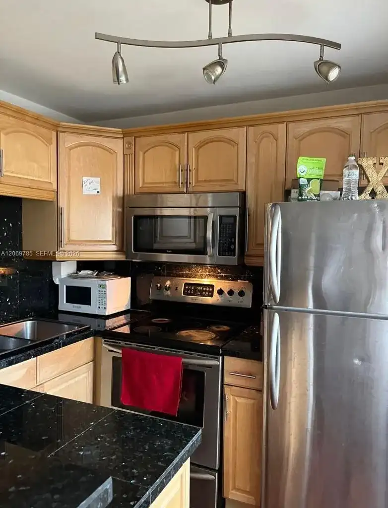 3239 W Trade Ave # 2, Miami FL 33133