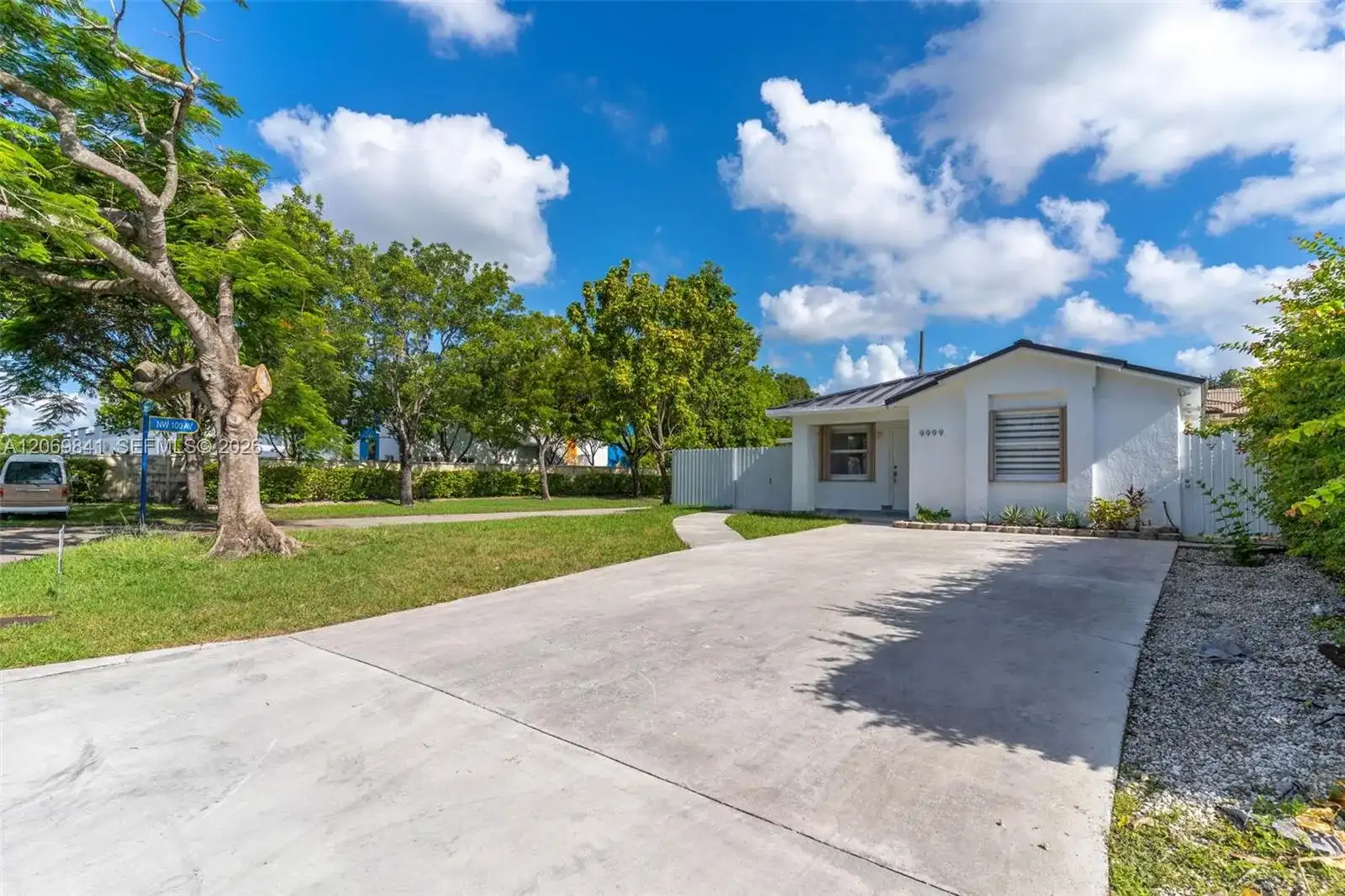 9999 NW 25th Ter, Doral FL 33172