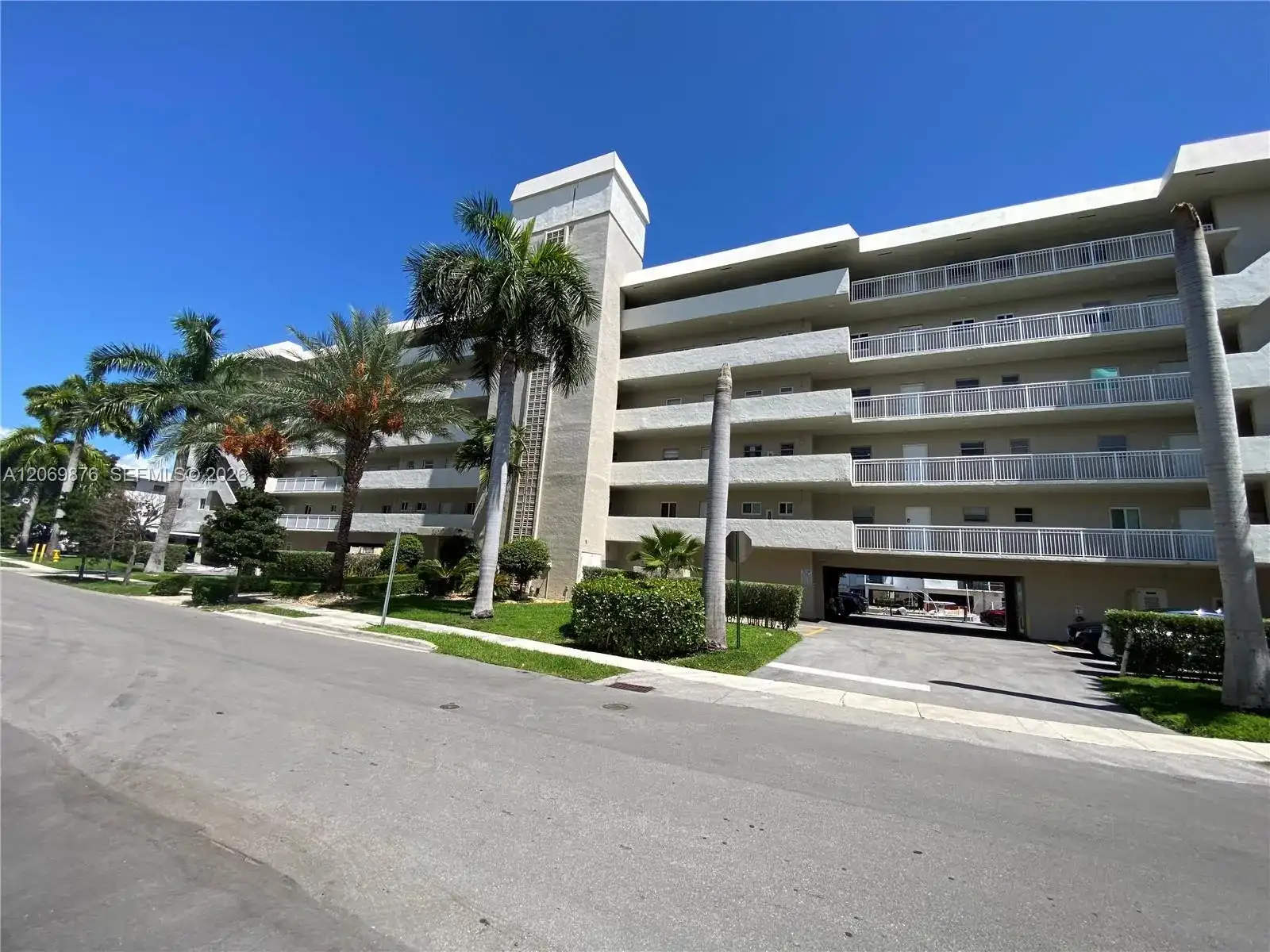 3601 NE 170 # 407, North Miami Beach FL 3160