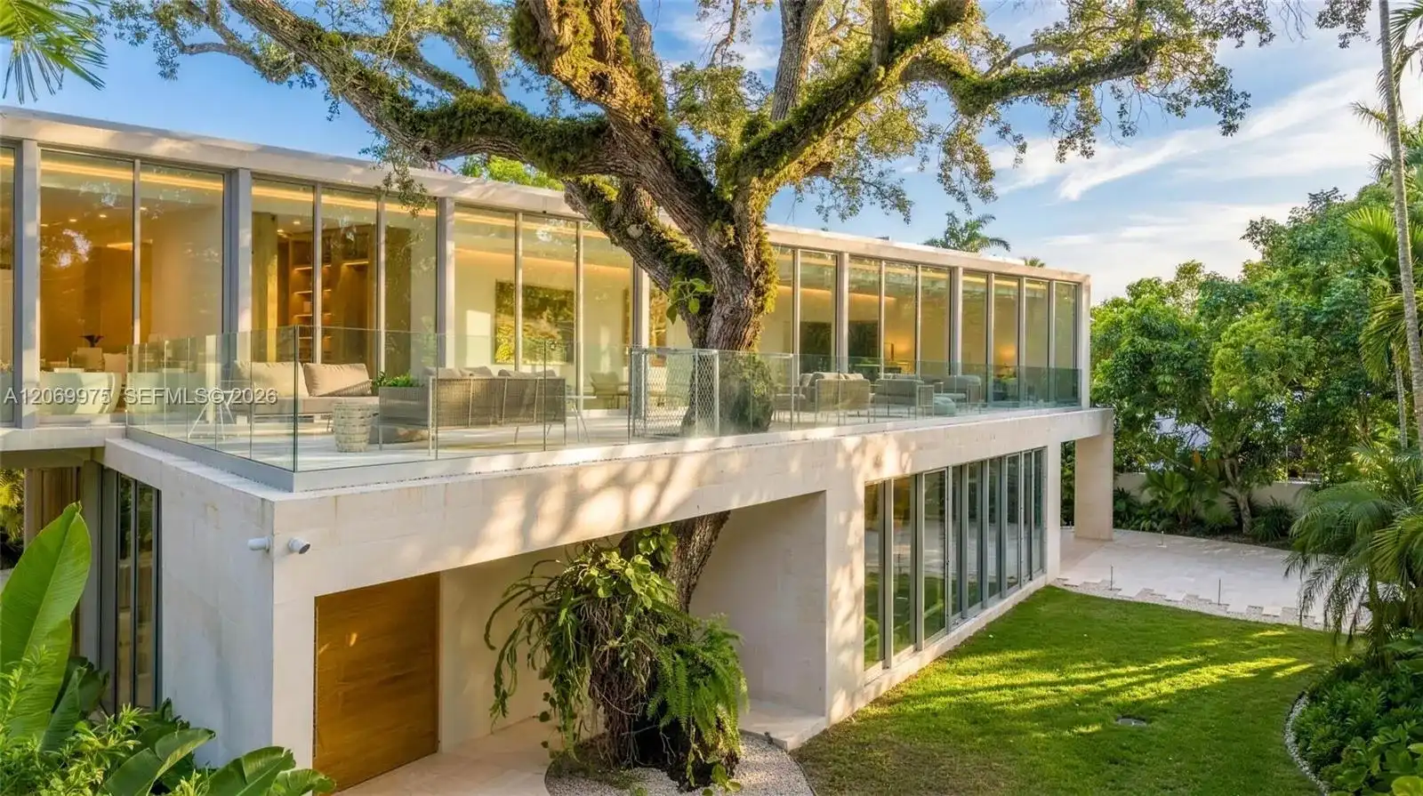 1616 Onaway Dr, Miami FL 33133
