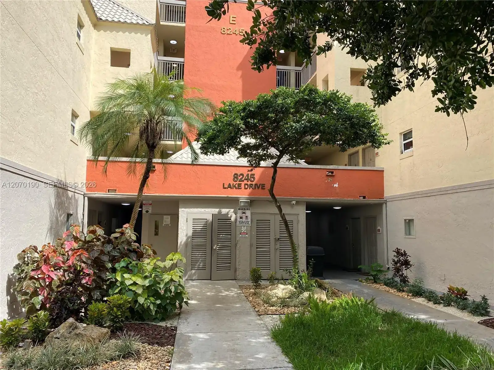 8245 Lake Dr # 101, Doral FL 33166