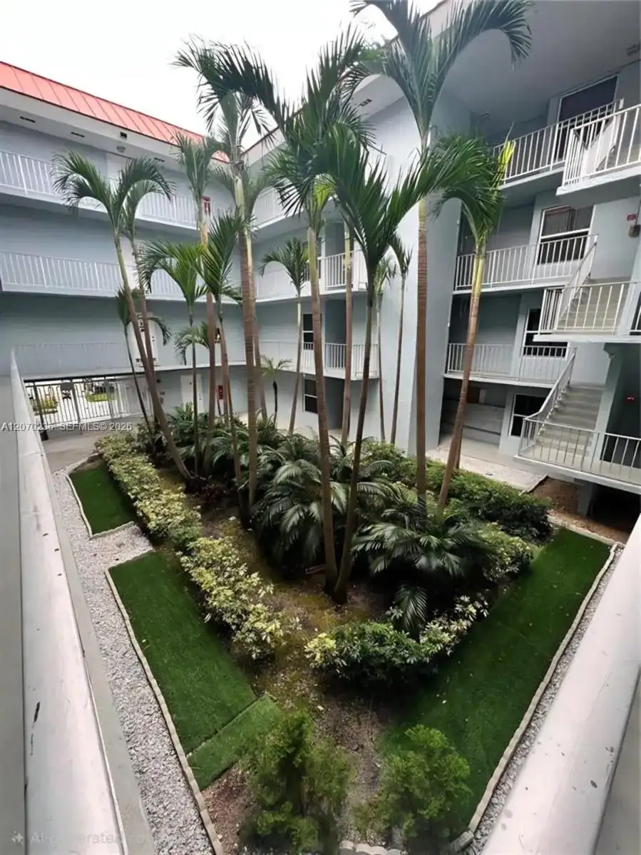 505 S Pine Island Rd # B207, Plantation FL 33324