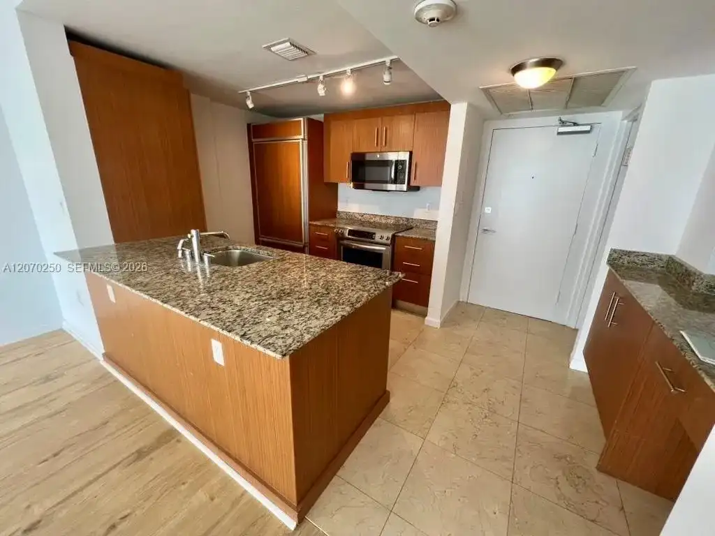 10275 Collins Ave # 415, Bal Harbour FL 33154