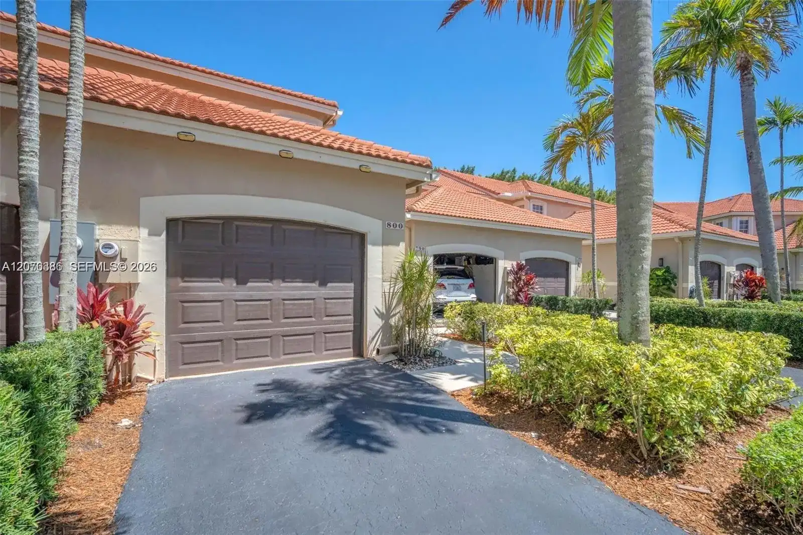 800 Sorrento Dr. # 2, Weston FL 33326